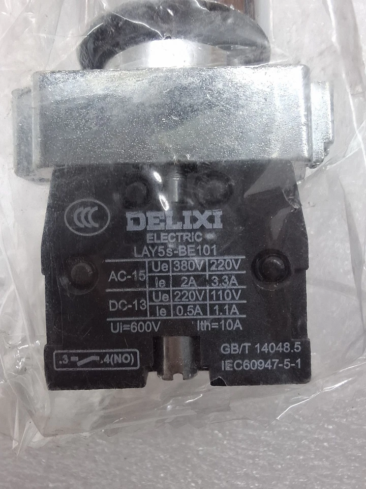 LOT OF 8 PCS DELIXI LAY5SBD1 & LAY5SBD PUSHBUTTON SWITCHS